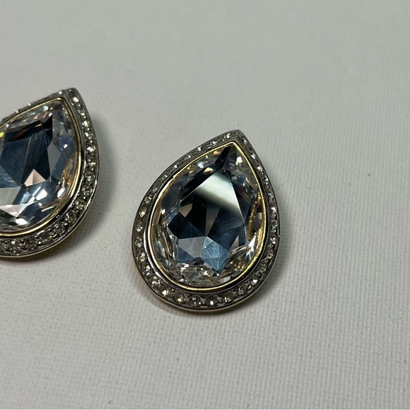 Vintage Les Bernard Signed Gold Tone Clear Rhinestone/Crystal Clip On Earrings - Picture 3 of 11